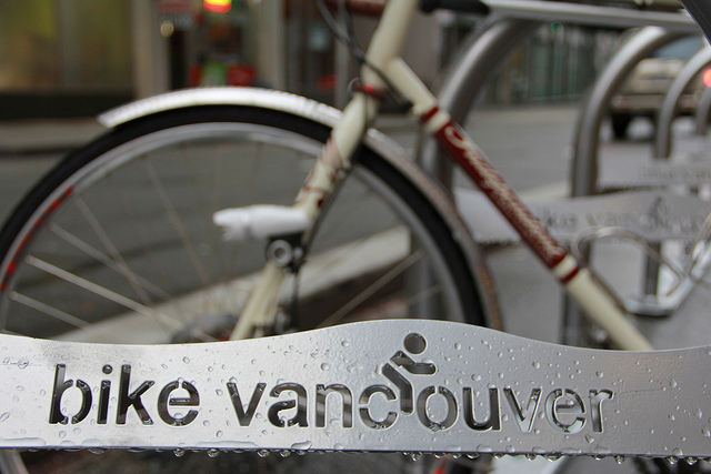 Featured image for “Streetsblog USA features Vancouver bike lane design”